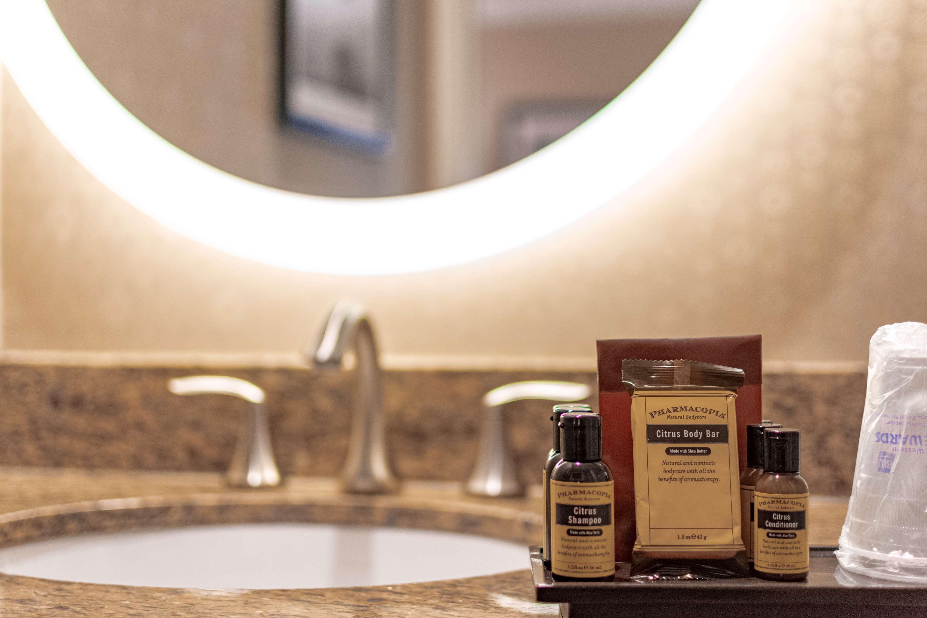 Best Western Plus Suites Hotel Coronado Island Esterno foto