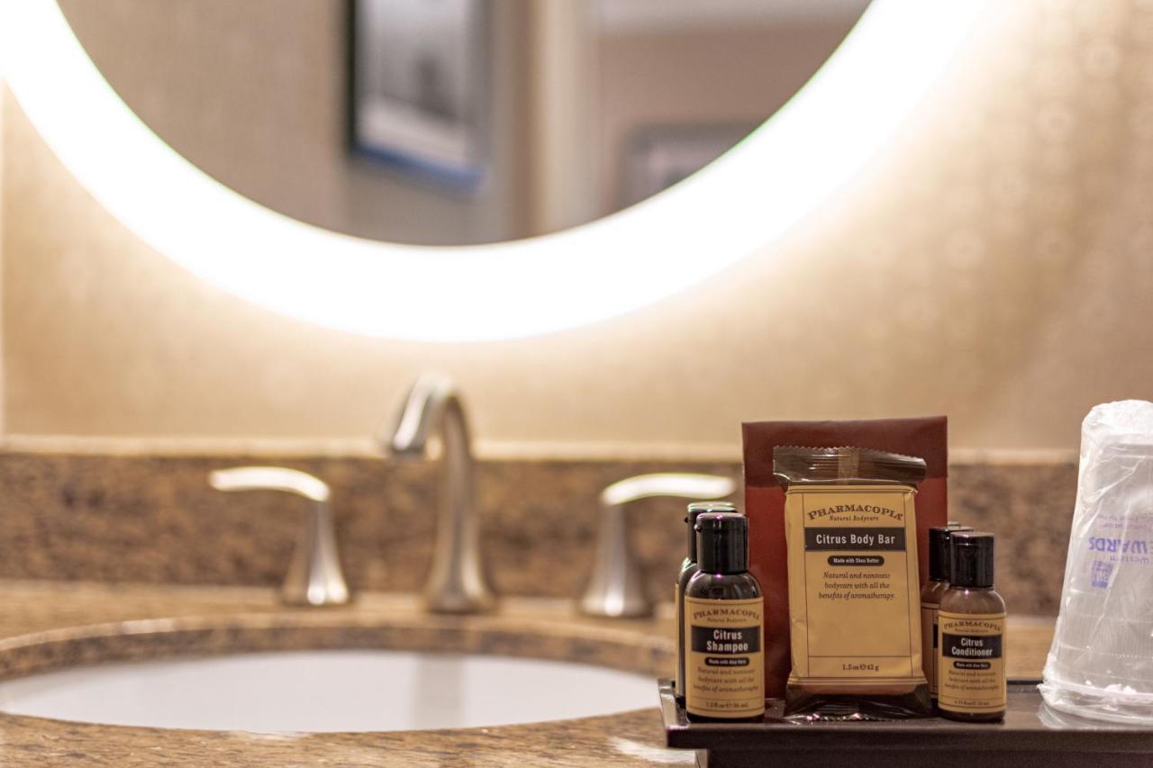 Best Western Plus Suites Hotel Coronado Island Esterno foto